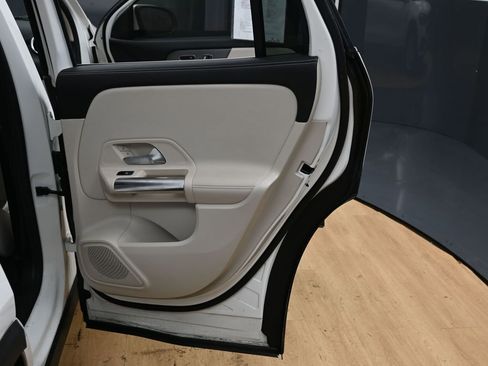 Used 2022 Mercedes-Benz GLA 250 w/ Premium Package Lite image 40