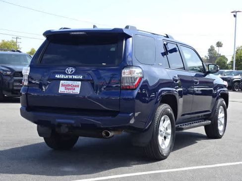 Used 2021 Toyota 4Runner SR5 Premium w/ Moonroof Package RWD image 13