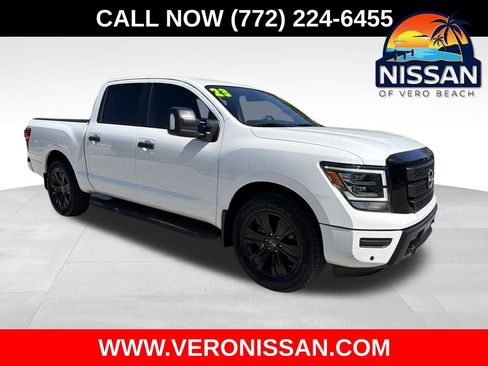 Used 2023 Nissan Titan SV w/ SV Convenience Package image 1