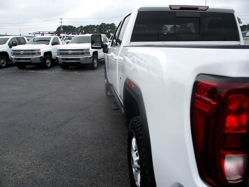 Used 2022 GMC Sierra 2500 SLE w/ SLE Convenience Package image 9