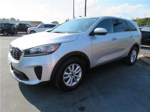 Used 2019 Kia Sorento FWD V6 image 1