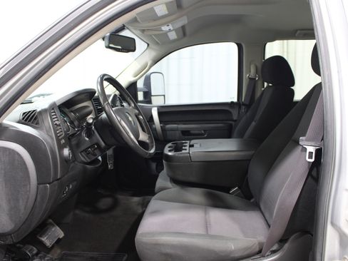 Used 2011 Chevrolet Silverado 2500 LT w/ Interior Plus Package image 3