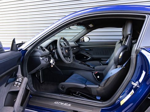 Certified 2025 Porsche 718 Cayman GT4 RS RWD image 23