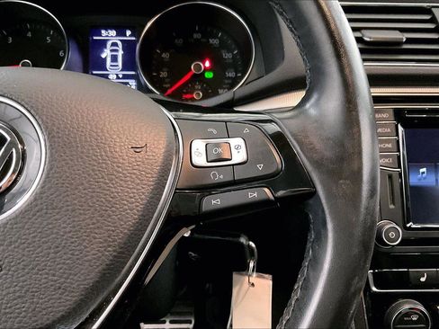 Used 2017 Volkswagen Passat 1.8T R-Line image 18