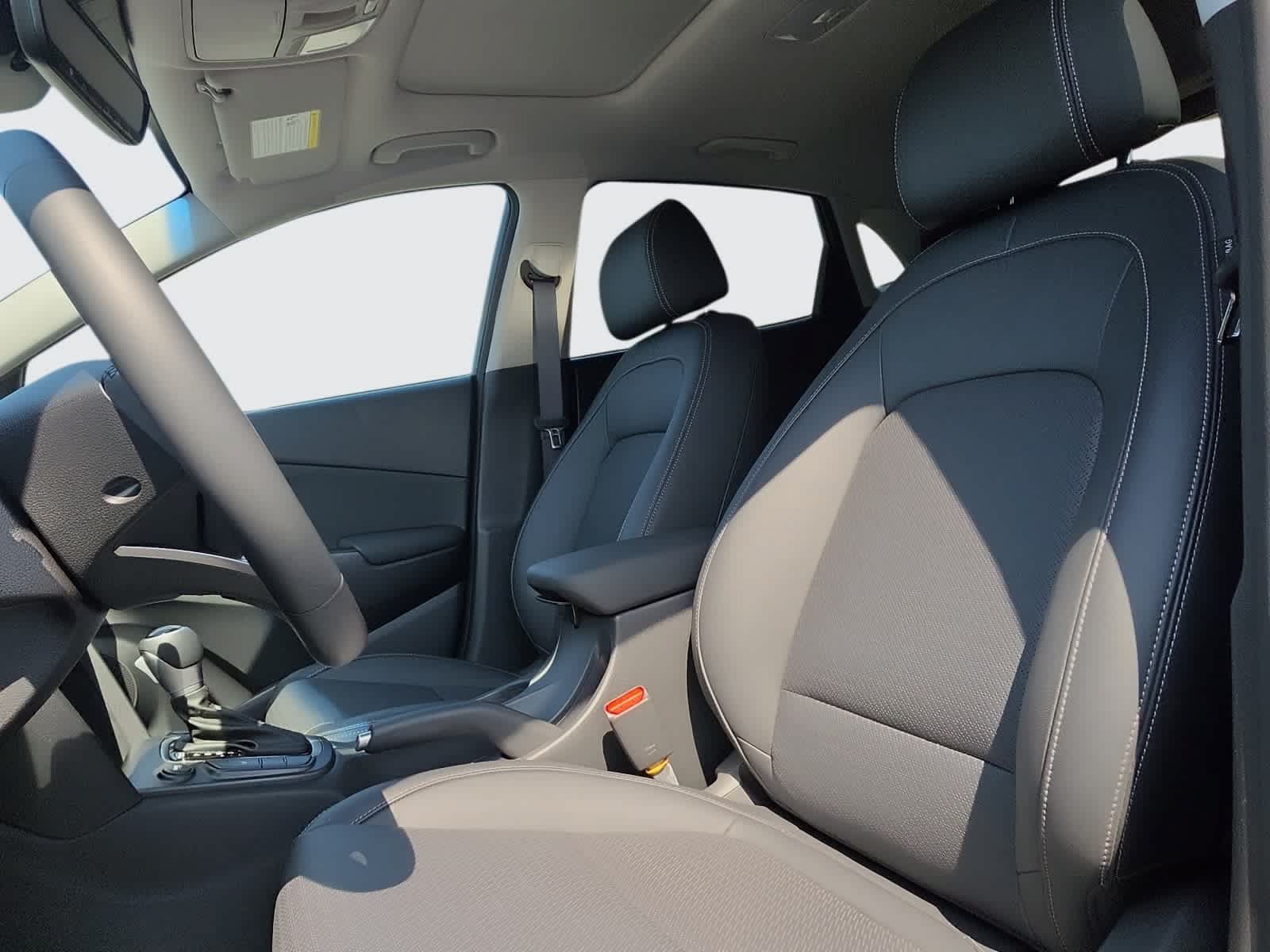 Used 2021 Hyundai Kona Limited w/ Cargo Package AWD/4WD image 27