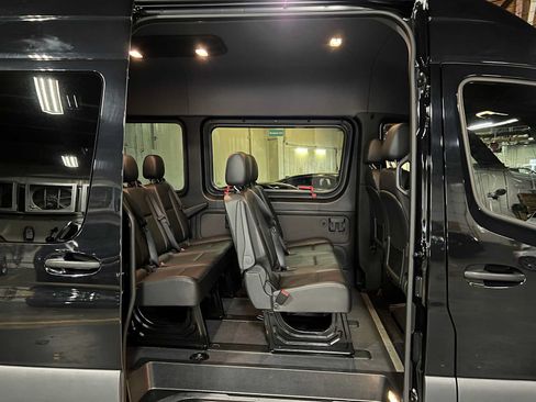 Used 2022 Mercedes-Benz Sprinter 2500 image 12