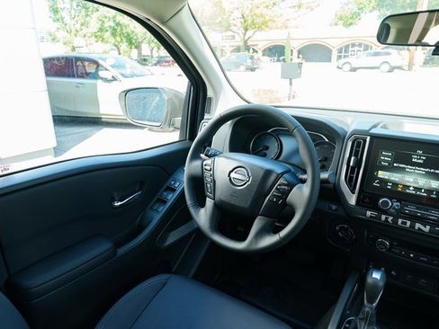 New 2025 Nissan Frontier SV w/ SV Convenience Package image 12