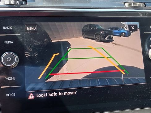 Used 2019 Volkswagen Tiguan SE FWD image 24