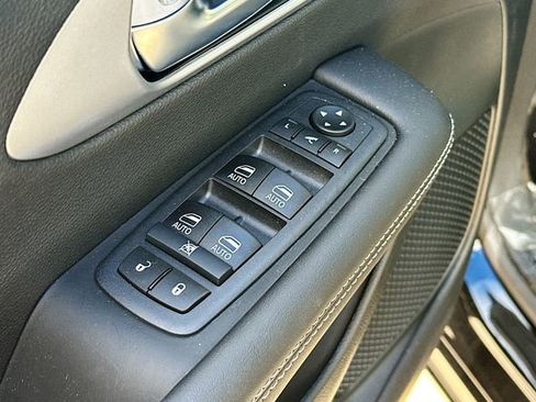 New 2026 Chrysler Pacifica Limited w/ S Appearance Package image 19