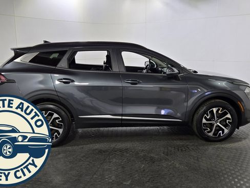 Used 2023 Kia Sportage EX w/ EX Premium Package image 8