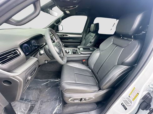 Used 2025 Jeep Wagoneer Series II image 20