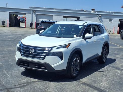 Used 2026 Nissan Rogue SV w/ Cold Weather Package FWD image 2