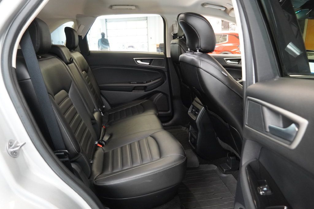 Used 2019 Ford Edge SEL w/ Equipment Group 201A AWD/4WD image 31