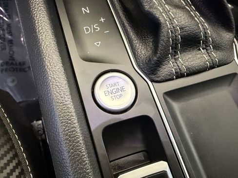 Certified 2023 Volkswagen Atlas Cross Sport SE FWD image 22