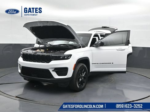Used 2025 Jeep Grand Cherokee 4WD image 66