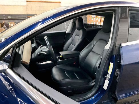 Used 2018 Tesla Model 3 Mid Range image 28