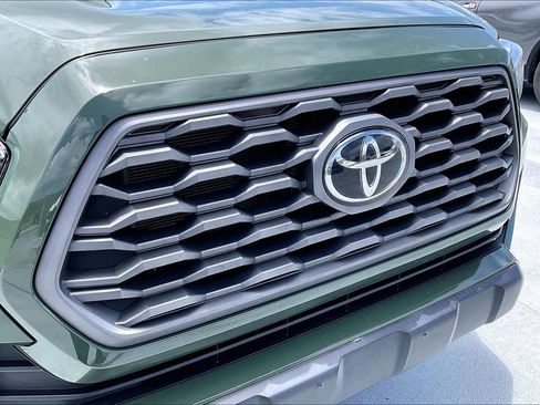 Used 2021 Toyota Tacoma SR AWD/4WD image 31