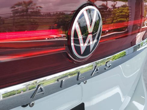 Used 2025 Volkswagen Atlas SE image 5