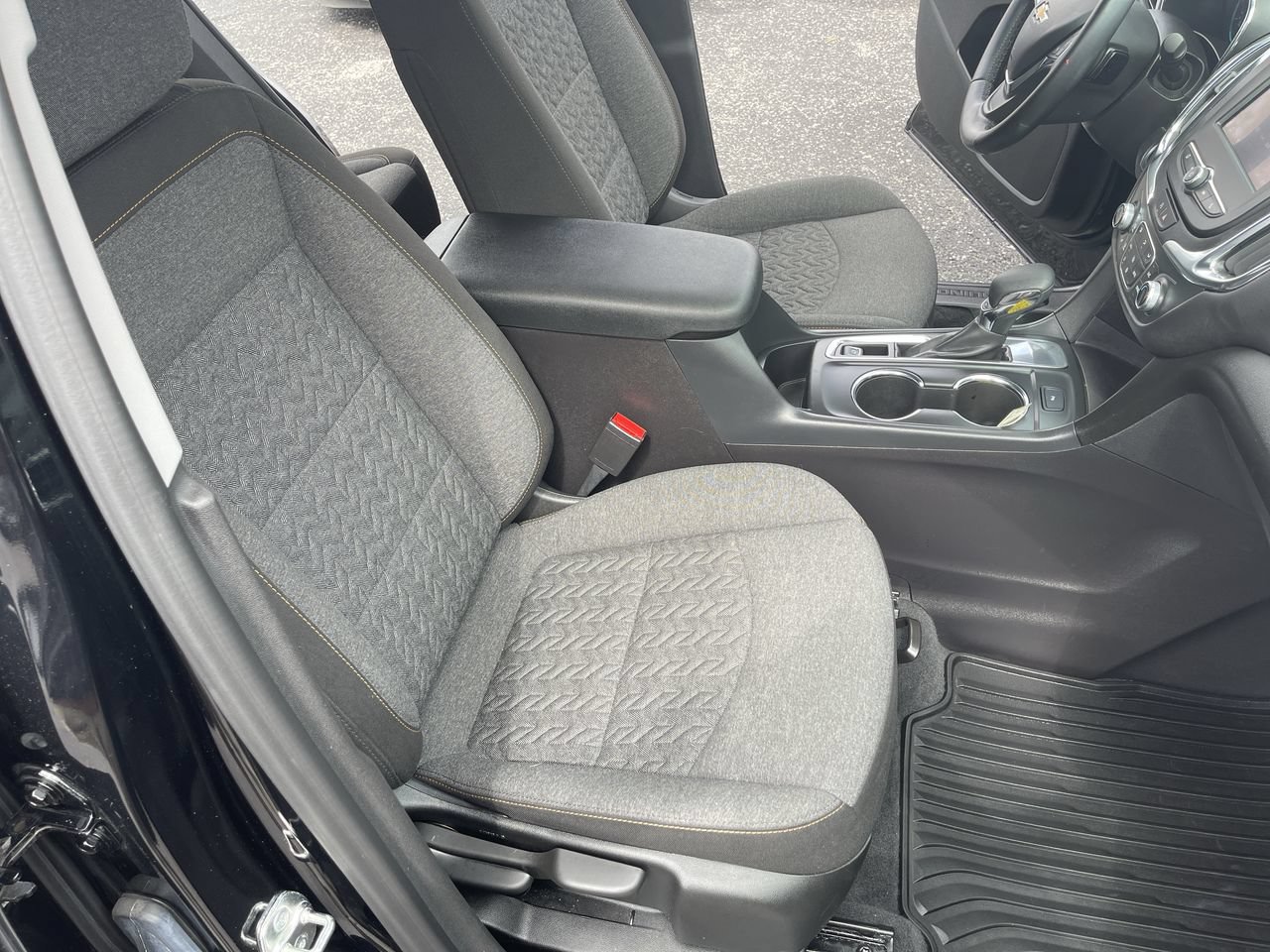 Used 2024 Chevrolet Equinox LT FWD image 26