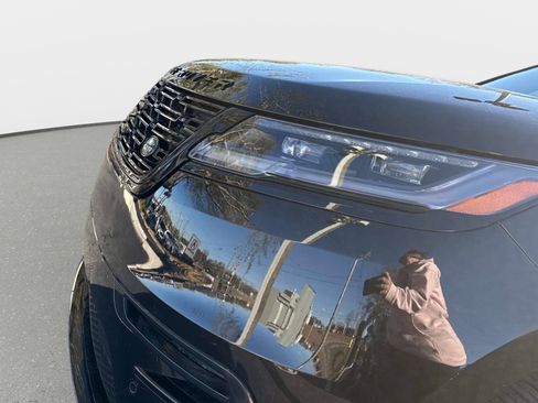 Used 2025 Land Rover Range Rover Velar Dynamic SE image 9