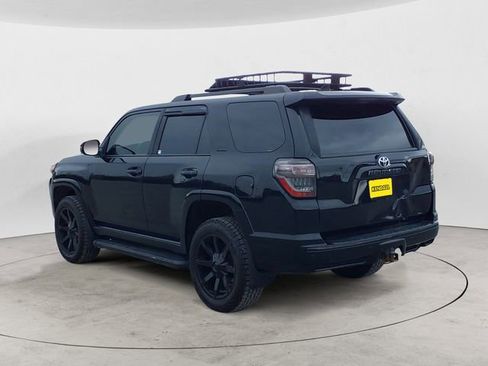 Used 2018 Toyota 4Runner SR5 AWD/4WD image 3