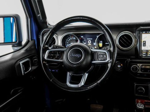 Used 2021 Jeep Wrangler Unlimited Rubicon 4xe w/ Cold Weather Group AWD/4WD image 11
