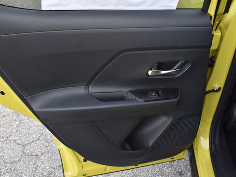 New 2026 Nissan Kicks SR w/ SR Premium Package FWD image 49