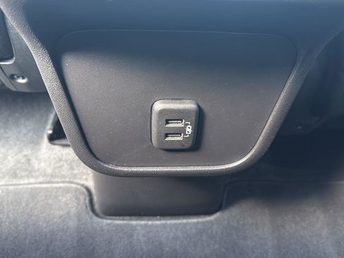 Used 2024 Chevrolet Equinox LT image 32