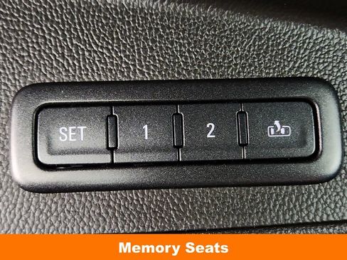 Used 2017 GMC Yukon SLT AWD/4WD image 23