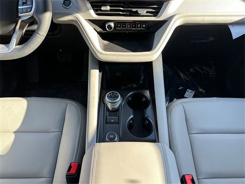 New 2026 Ford Explorer Active w/ Active Comfort Package image 19