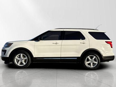 Used 2019 Ford Explorer XLT image 6