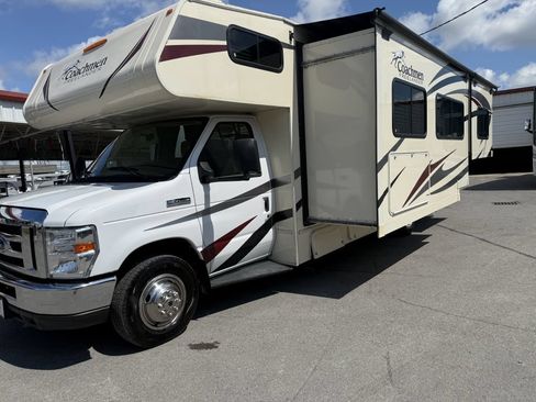Used 2017 Ford E-450 and Econoline 450 Super Duty w/ Motorhome Prep Package RWD image 6