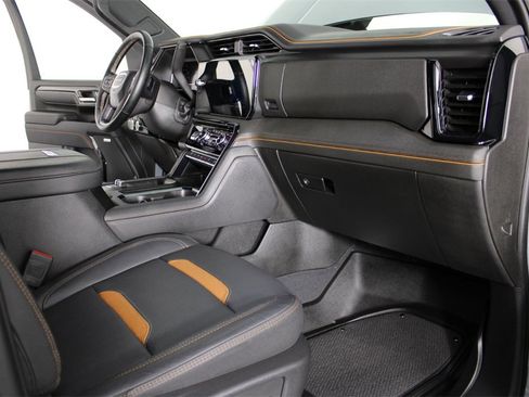 Used 2025 GMC Sierra 3500 AT4 image 39