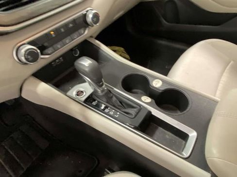 Used 2025 Nissan Altima 2.5 SV image 16