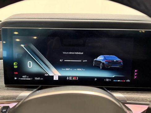 Used 2025 BMW 760i xDrive w/ Executive Package image 19