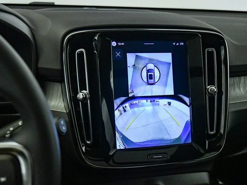Certified 2026 Volvo XC40 B5 Ultra w/ Protection Package Premier AWD/4WD image 22