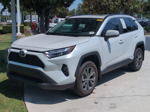 Certified 2023 Toyota RAV4 XLE Premium AWD/4WD image 5