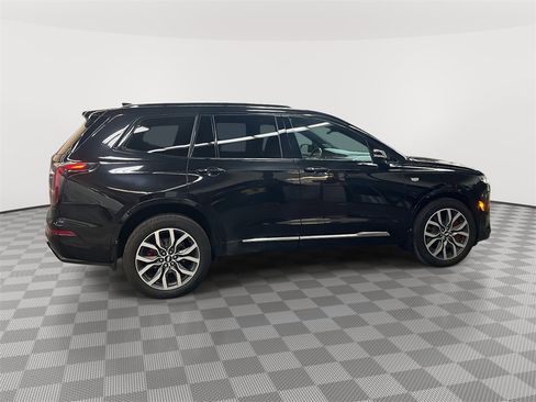 Used 2024 Cadillac XT6 Sport image 2