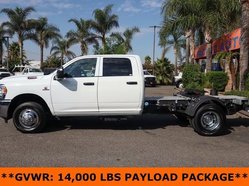Used 2024 RAM 3500 Tradesman w/ Chrome Appearance Group image 5