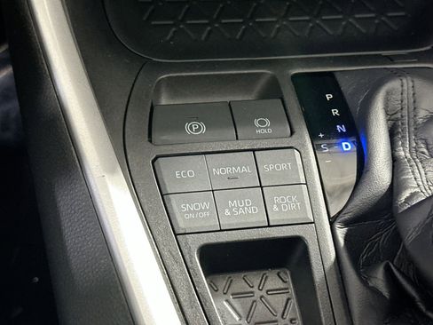 Used 2023 Toyota RAV4 LE image 26