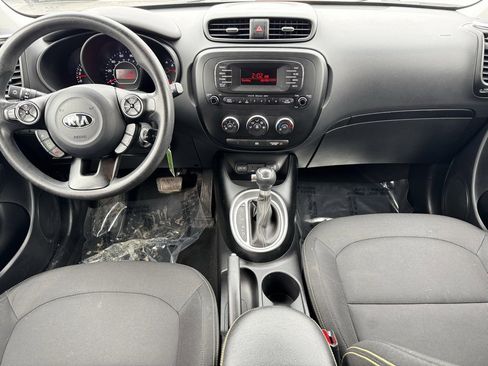 Used 2014 Kia Soul + image 7