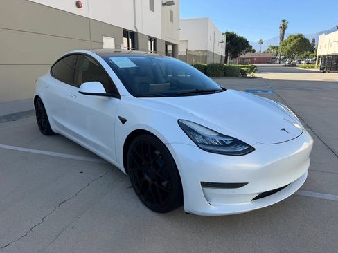 Used 2020 Tesla Model 3 Standard Range Plus RWD image 3