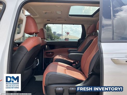 Used 2024 Kia Carnival SX Prestige FWD image 9