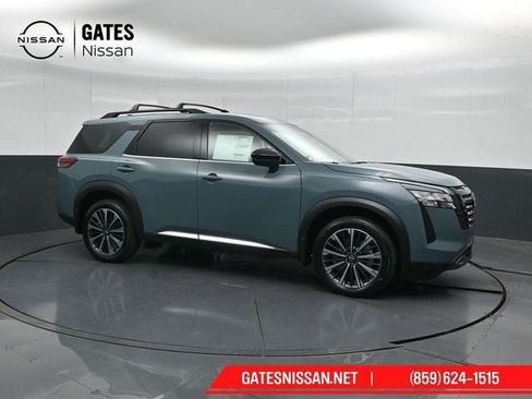 New 2026 Nissan Pathfinder Platinum AWD/4WD image 1