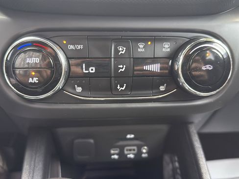 Used 2021 Chevrolet TrailBlazer RS w/ Technology Package FWD image 43