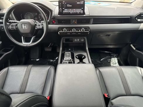 Certified 2025 Honda Pilot EX-L image 17