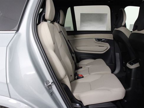 New 2026 Volvo XC90 T8 Plus image 11