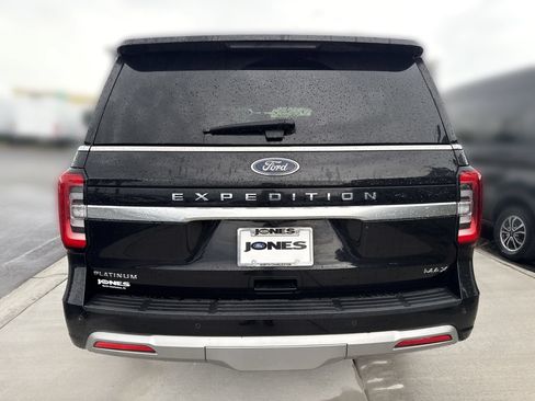 Used 2024 Ford Expedition Max Platinum AWD/4WD image 5