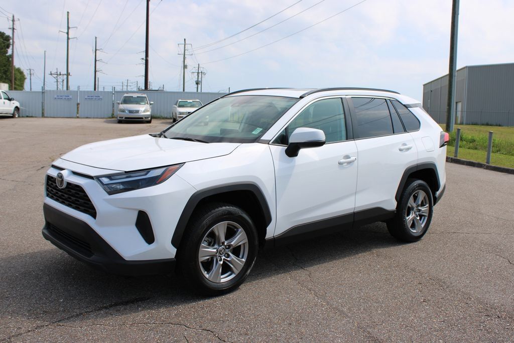 Used 2023 Toyota RAV4 XLE w/ Convenience Package FWD image 2