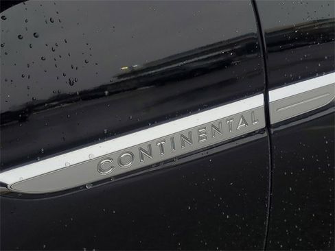 Used 2017 Lincoln Continental Reserve w/ Technology Package image 10